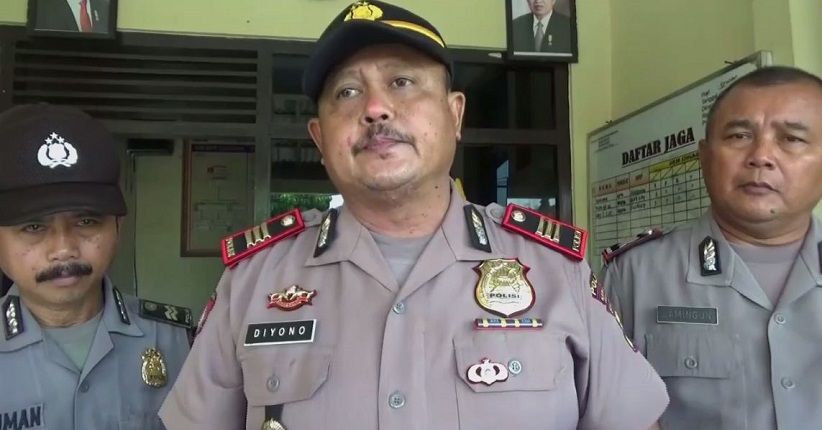 title Pemuda Kebumen Perkosa Gadis Desa di Pematang Sawah dan Rekam Aksinya Pemuda Kebumen Perkosa Gadis Desa di Pematang Sawah dan Rekam Aksinya