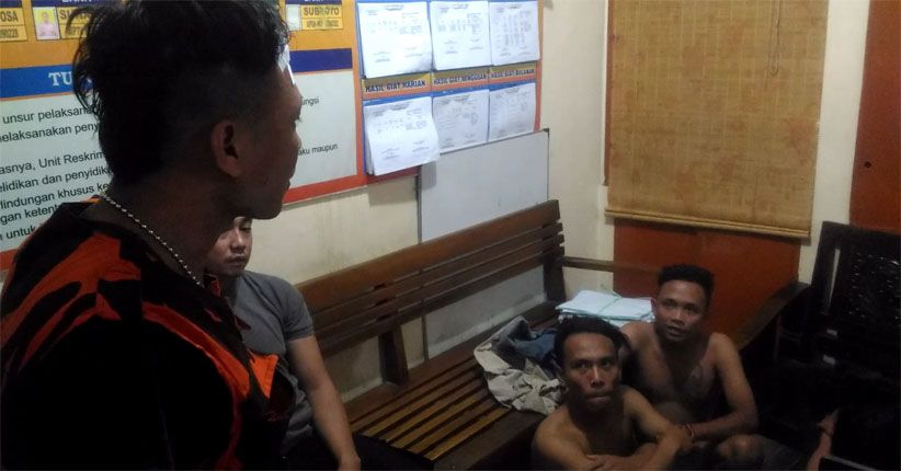 title Jadi Korban Salah Sasaran, Tukang Parkir di Kendal Dikeroyok 4 Preman Jadi Korban Salah Sasaran, Tukang Parkir di Kendal Dikeroyok 4 Preman