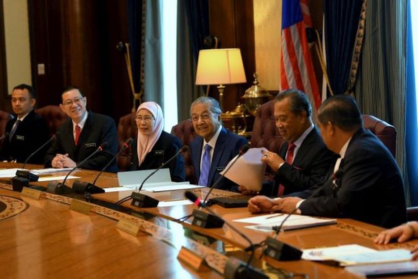 Berhemat, Pemerintah Malaysia Potong Gaji Menteri 10%