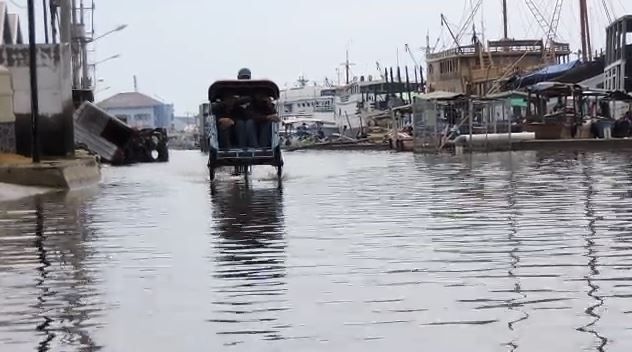 Banjir Rob di Semarang, Kawasan Perkantoran Sulit Diakses