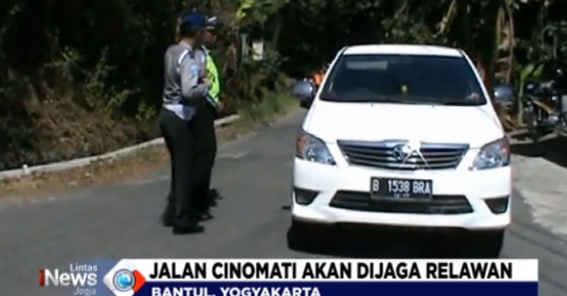 Sambut Pemudik, Jalur Cinomati di Bantul Dijaga Relawan Lalu Lintas