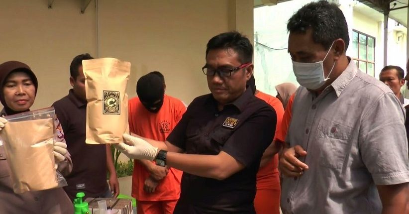 Jual Tembakau Gorila lewat Instagram, Mahasiswa S2 di Yogya Ditangkap