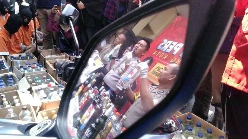 Operasi Pekat Semeru 2018, Polres Malang Kota Sita Ratusan Miras - Bagian 4