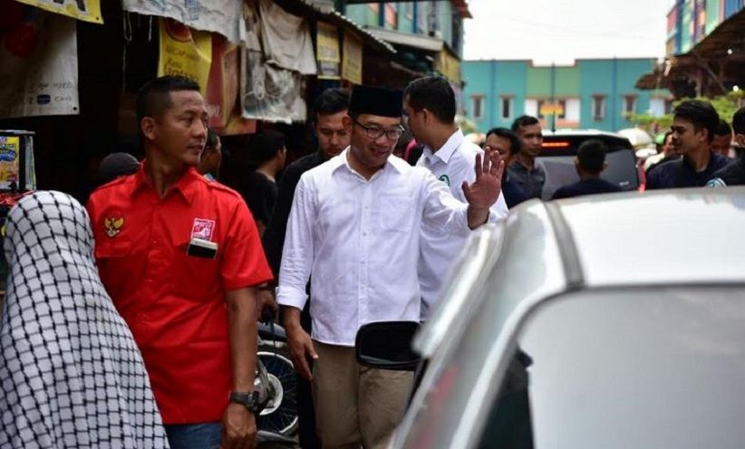 title Jalur Neraka Cileungsi-Jonggol, Emil: Saya Janjikan Jalan Mulus Jalur Neraka Cileungsi-Jonggol, Emil: Saya Janjikan Jalan Mulus