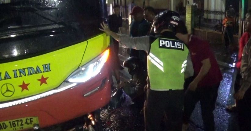 Pengendara Motor Terlindas Bus Di Jalur Pantura Pekalongan