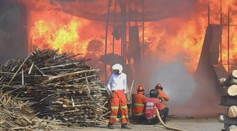 title Pabrik Kayu di Banjarnegara Terbakar, Api Diduga dari Ruang Oven Pabrik Kayu di Banjarnegara Terbakar, Api Diduga dari Ruang Oven