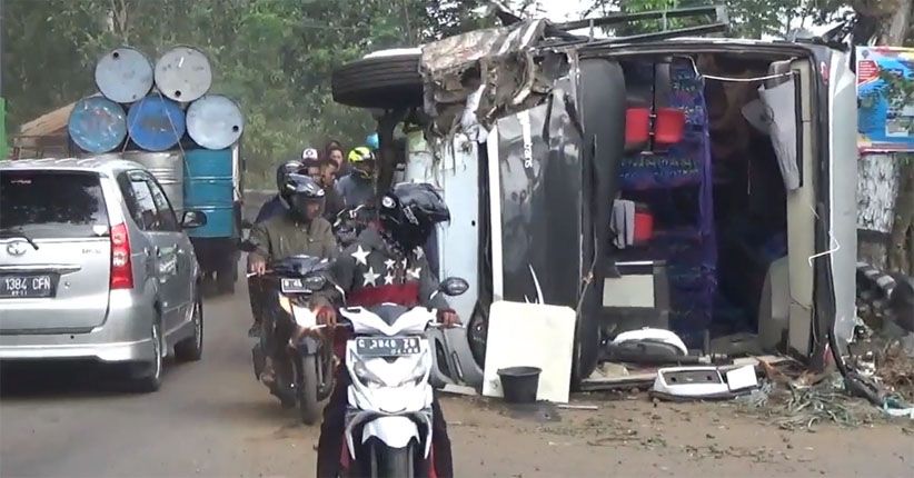 Bus Pemudik Tabrak Tebing di Pemalang, 3 Orang Luka-Luka 