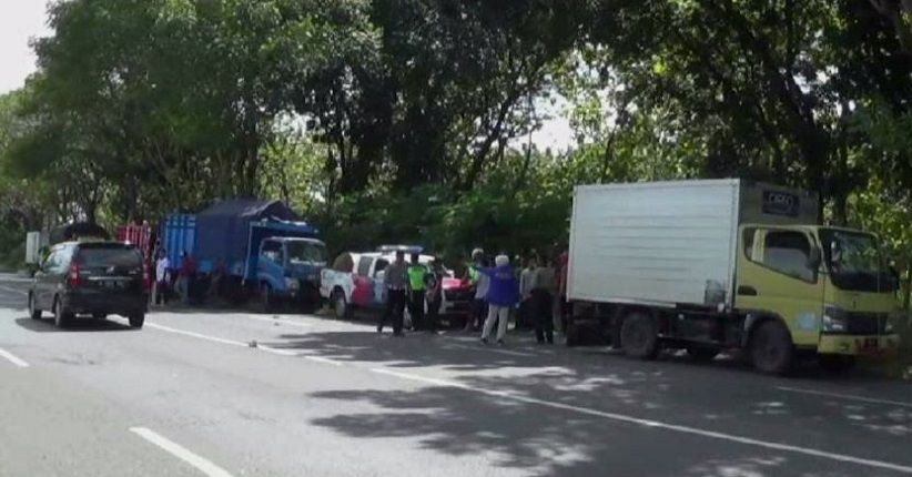 Nekat Beroperasi Selama Arus Mudik, Puluhan Truk Barang Ditilang