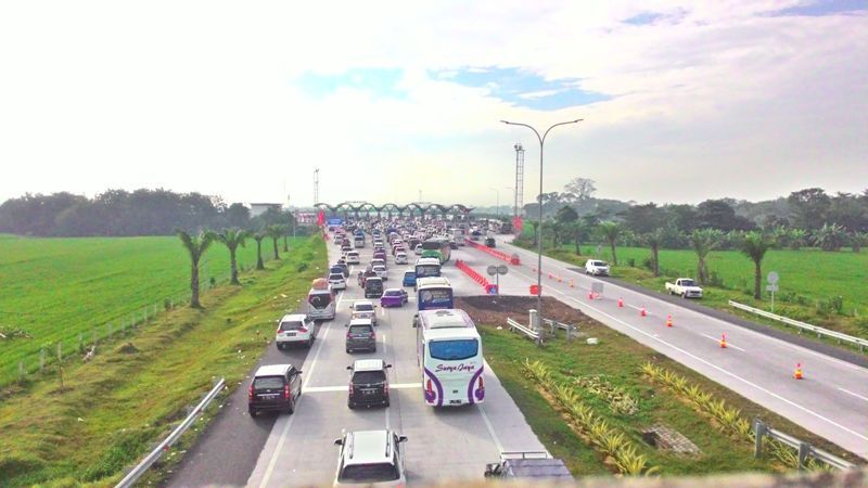 Tol Cipali Macet Sampai Cikampek, Polisi Berlakukan Contraflow