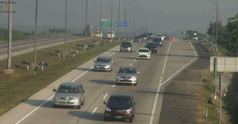 H-1 Lebaran, Arus Mudik di KM 73 Tol Cipali Ramai Lancar   