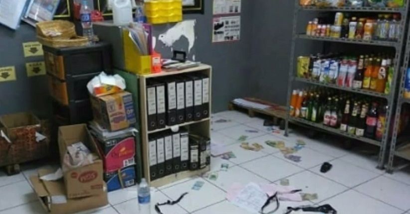 title Sekap 2 Karyawan, Perampok Gasak Puluhan Juta dari Supermarket Sekap 2 Karyawan, Perampok Gasak Puluhan Juta dari Supermarket
