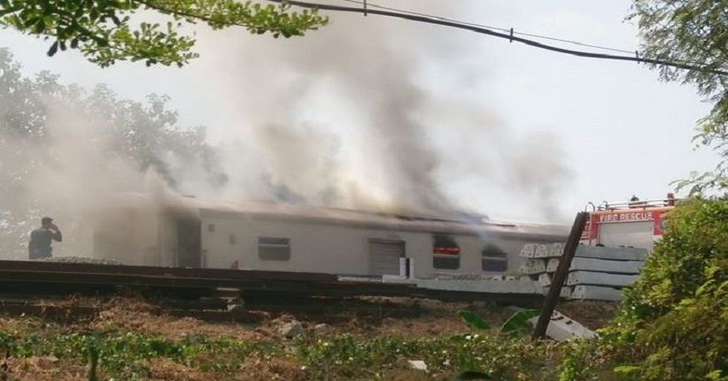 Gerbong Pembangkit KA Gajayana Lebaran Terbakar di Stasiun Nganjuk