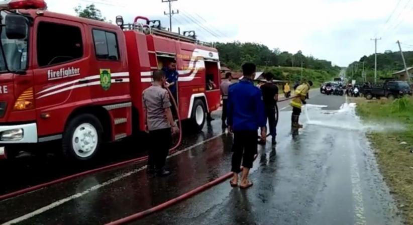 Tabrak Motor Lalu Dilindas Mobil, Suami Istri Tewas di Tempat