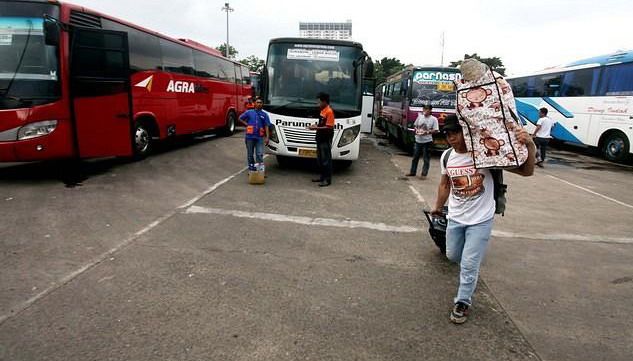title H+5 Lebaran, 2.718 Pemudik Tiba di Terminal Mengwi Badung Bali H+5 Lebaran, 2.718 Pemudik Tiba di Terminal Mengwi Badung Bali