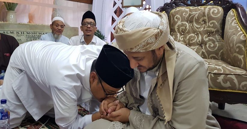 Gus Ipul Bertemu Ulama Arab di Haul KH Hasan Syamsudin Probolinggo