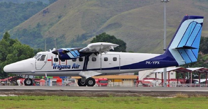 title Pesawat Rombongan Brimob Papua Diberondong Peluru, Pilot Tertembak Pesawat Rombongan Brimob Papua Diberondong Peluru, Pilot Tertembak