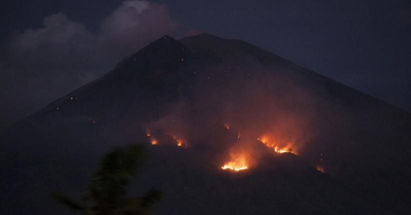 Gunung Agung Kembali Meletus Selasa Dini Hari, Warga Diminta Waspada