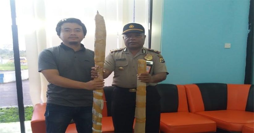 Polisi Amankan 1 Ikat Busur dan Anak Panah di Bandara Mozes Kilangin
