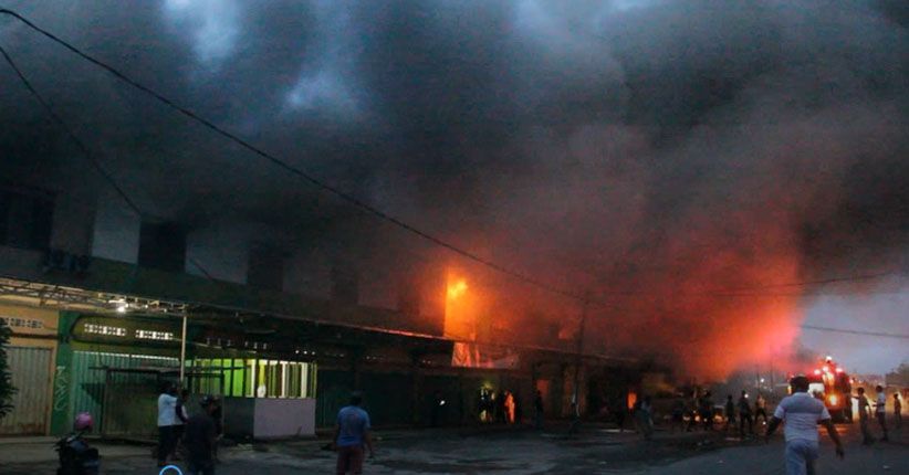 Makan 1 Korban Jiwa, Warga Timika Bakar Toko Miras