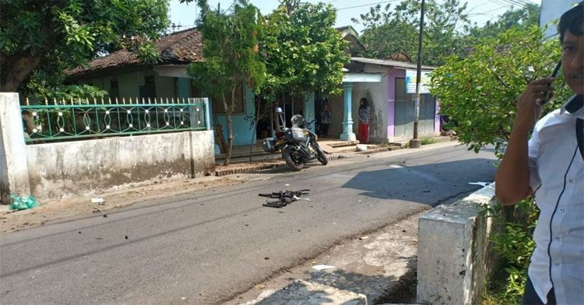 title Bocah Korban Ledakan Bom Dirujuk ke RS Bhayangkara Polda Jatim Bocah Korban Ledakan Bom Dirujuk ke RS Bhayangkara Polda Jatim