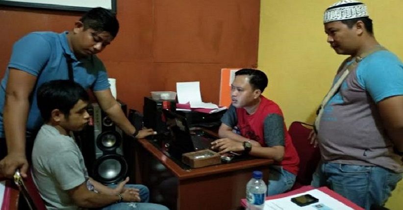 title Sebarkan Ujaran Kebencian soal KM Lestari Maju, Tukang Ojek Ditangkap Sebarkan Ujaran Kebencian soal KM Lestari Maju, Tukang Ojek Ditangkap