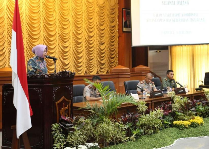 Risma Gelar Pertemuan 3 Pilar Antisipasi Teror di Surabaya