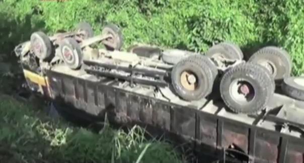 Rem Blong, Truk Pengangkut Makanan di Padang Sidempuan Masuk Jurang