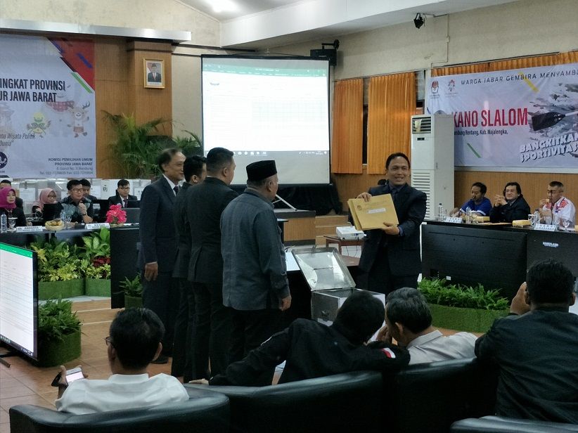 Rekapitulasi Pilgub Jabar, KPU Minta 4 Paslon Sportif