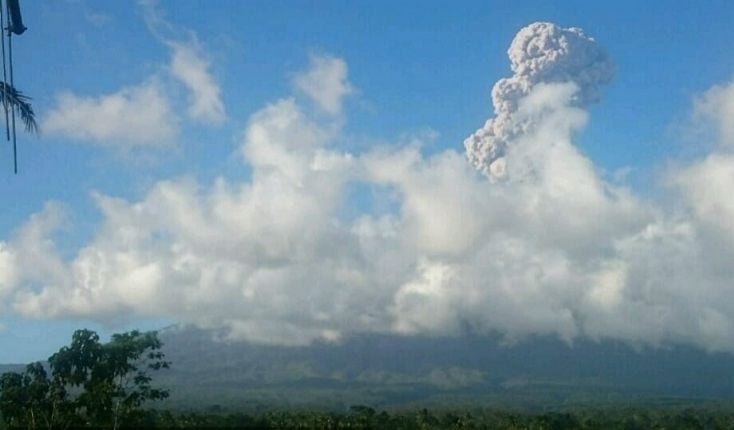 Erupsi Gunung Agung, Ketinggian Kolom Abu 2.000 Meter