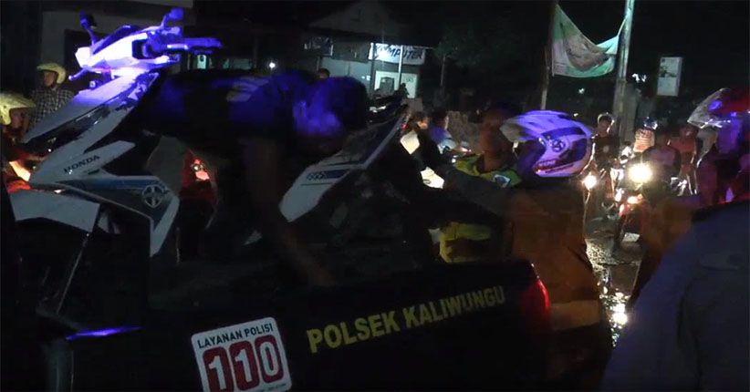 Tawuran Meluas, 2 Suporter Persis Solo Dihajar Massa dan Motor Dibakar