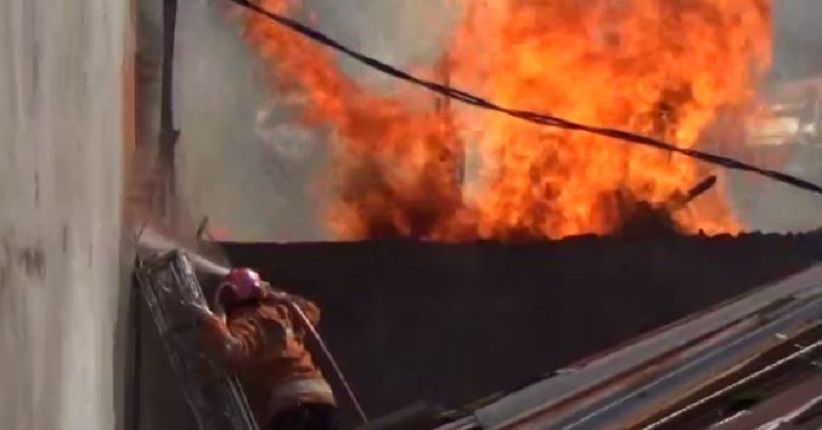 Kebakaran di Makassar, 3 Rumah Warga Ludes Dilalap Api