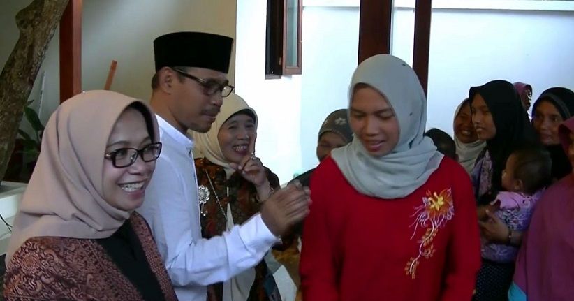 title Eni Saragih yang Kena OTT KPK Istri Bupati Terpilih Temanggung Eni Saragih yang Kena OTT KPK Istri Bupati Terpilih Temanggung