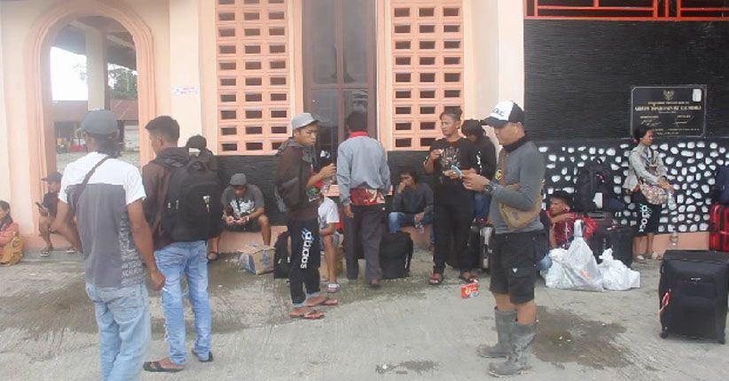 title Teror Penembakan KKSB Paksa 147 Warga Nduga Mengungsi ke Timika Teror Penembakan KKSB Paksa 147 Warga Nduga Mengungsi ke Timika