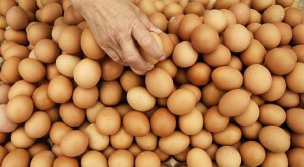 Pasokan Berkurang, Harga Telur Ayam di Malang Terus Meroket
