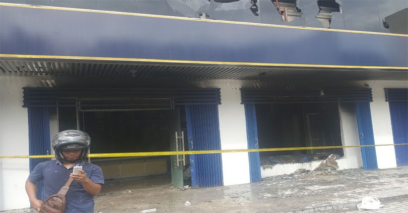 Mobilnya Ditarik, Nasabah di Medan Nekat Bakar Diri di Kantor Leasing