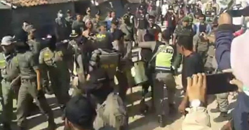 Tambak Digusur untuk Proyek BKT Semarang, Warga dan Satpol PP Bentrok