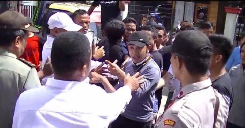 Massa yang Akan Sweeping TKA China di Kendari Bentrok dengan PT IMIP