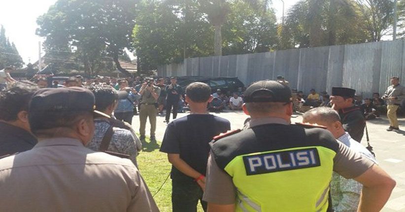 Harga Daging Ayam di Salatiga Rp40.000 per Kg, Pedagang Kelimpungan