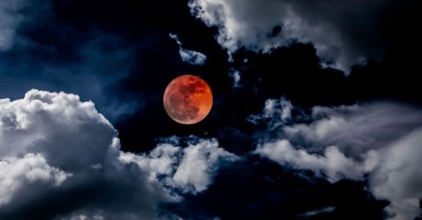 title Jelang Gerhana Bulan, Warga Tegal Diresahkan dengan Pesan Hoaks Jelang Gerhana Bulan, Warga Tegal Diresahkan dengan Pesan Hoaks