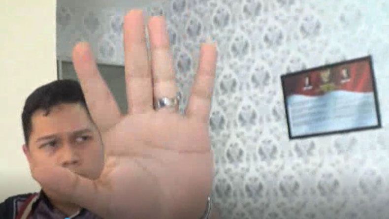 Wartawan iNews Palembang Dilarang Pengacara Ambil Gambar Tersangka