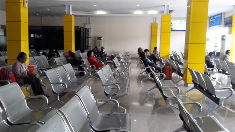 Roda Kena Paku, Pesawat Batik Air Delay 7 Jam di Bandara Manokwari