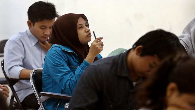 title Joki Bertarif Rp400 Juta Ditangkap saat Beraksi di UMY Joki Bertarif Rp400 Juta Ditangkap saat Beraksi di UMY