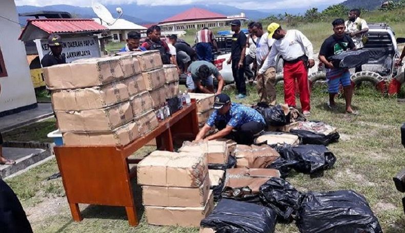 Razia Miras di Jalur Trans Papua, 2 Oknum TNI dan 6 Warga Ditangkap