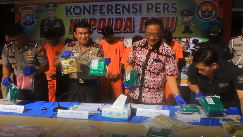 Tangkap 5 Tersangka, Polda Riau Amankan 33 Kg Sabu Senilai Rp42 Miliar