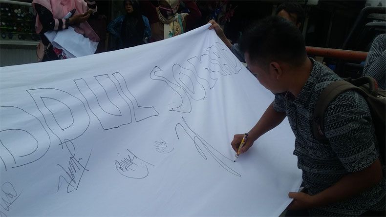 Masyarakat Madina Galang Tanda Tangan Dukung Uas Jadi Cawapres Bagian 1