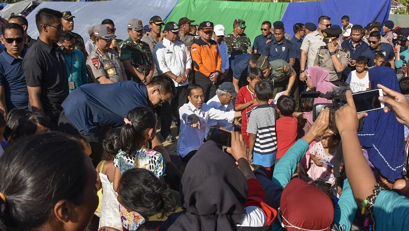 title Jokowi Perkenalkan Risha, Teknologi Rumah Tahan Gempa ke Warga Lombok Jokowi Perkenalkan Risha, Teknologi Rumah Tahan Gempa ke Warga Lombok