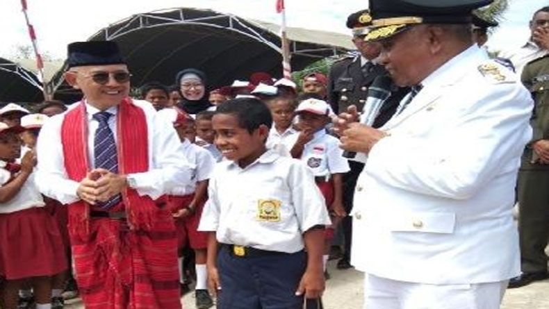 Viral Panjat Tiang Bendera, Joni Kalla: Saya Biasa Panjat Pohon Kelapa