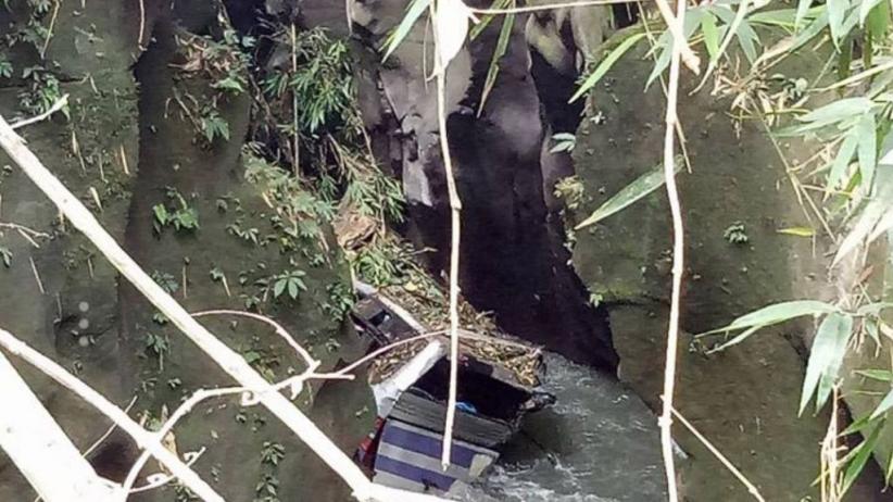Korban Tewas Bus Rombongan Pesta Masuk Jurang 6 orang, 9 Masih Hilang