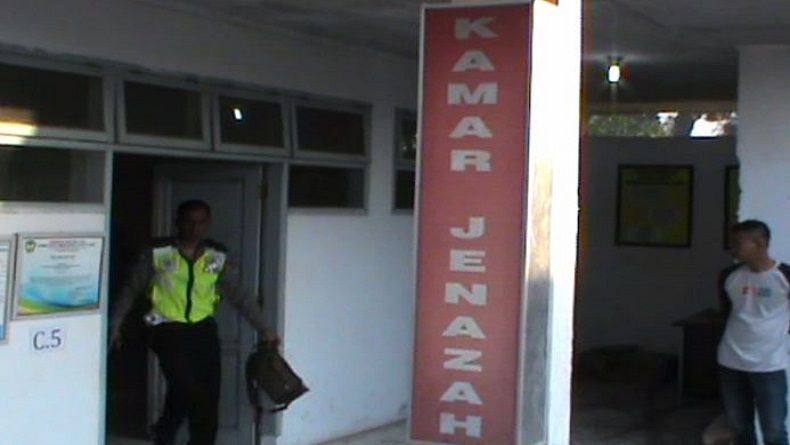 title Ditabrak Truk, Sepasang Kakek Nenek di Gowa Dipisahkan Maut Ditabrak Truk, Sepasang Kakek Nenek di Gowa Dipisahkan Maut