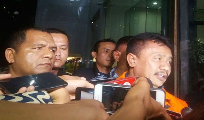 title Bupati Jombang Nonaktif Dituntut 8 Tahun Penjara terkait Kasus Suap Bupati Jombang Nonaktif Dituntut 8 Tahun Penjara terkait Kasus Suap